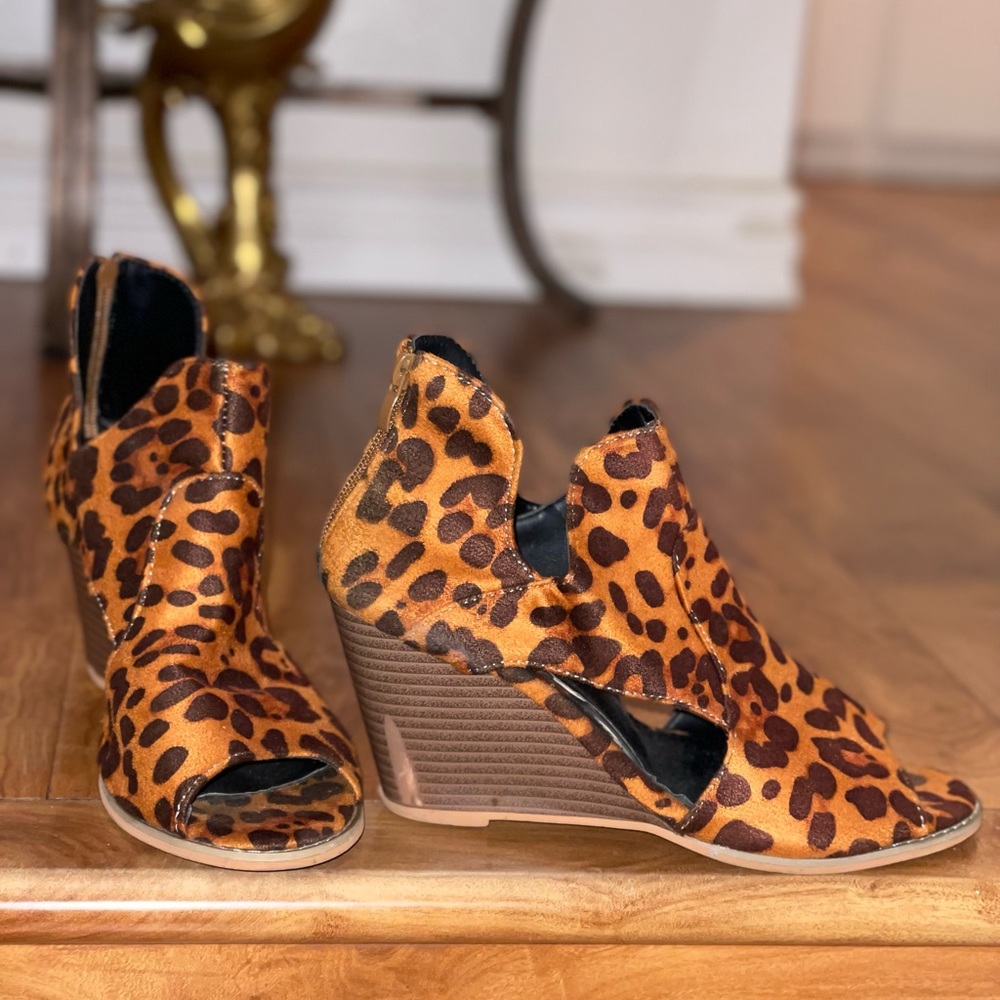 Leopard heels